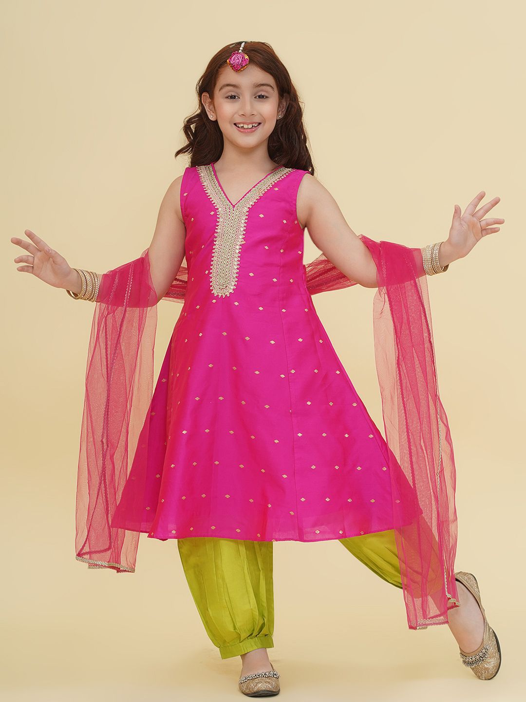 Bitiya by Bhama Girls Floral Embroidered Sequinned Kurta With Salwar & Dupatta-picture-25