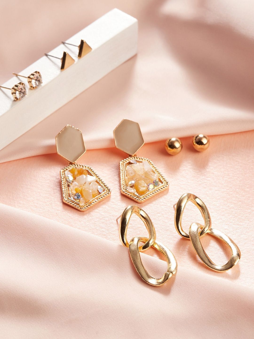 DressBerry Contemporary Hoop Earrings-picture-12