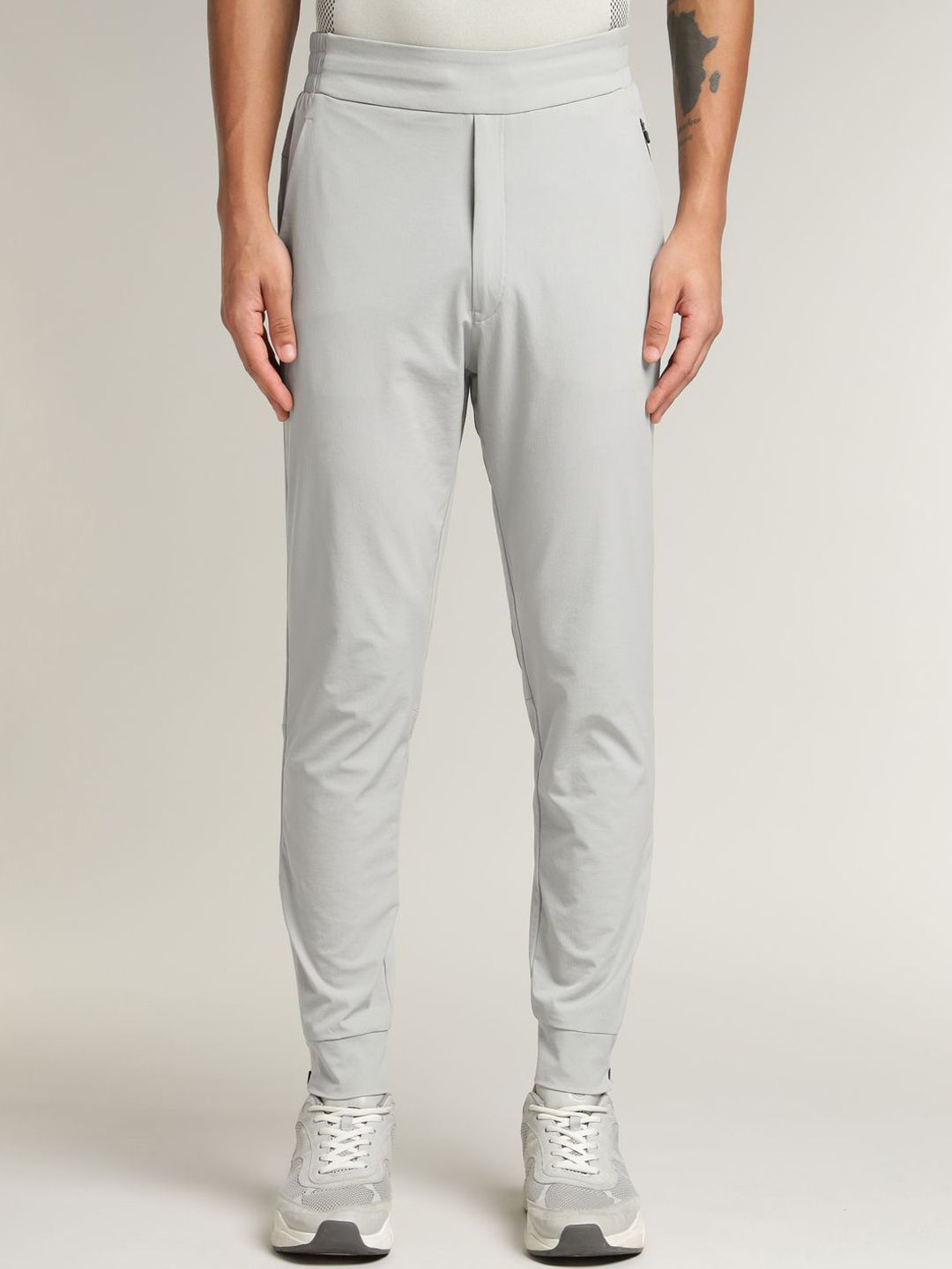 Musclemind Men Smart Slim Fit Mid-Rise Joggers Trousers-picture-18