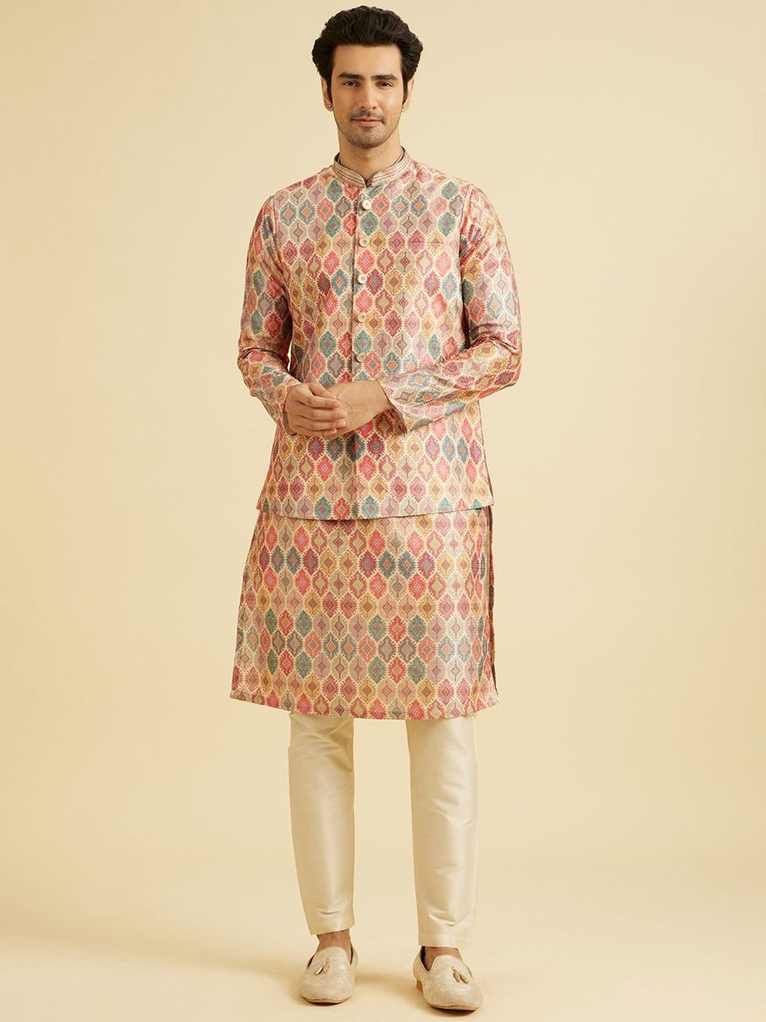 Manyavar Ethnic Motifs Printed Mandarin Collar Straight Kurta With Pyjamas & Nehru Jacket-picture-18