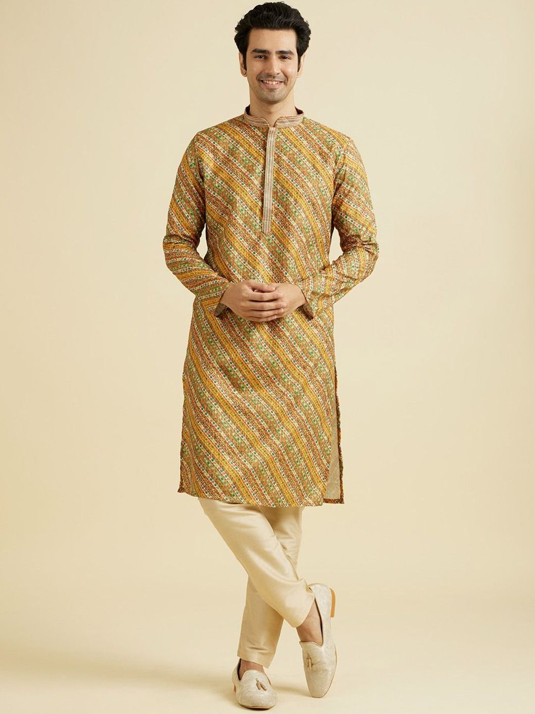 Manyavar Floral Printed Mandarin Collar Straight Kurta With Trousers-picture-35