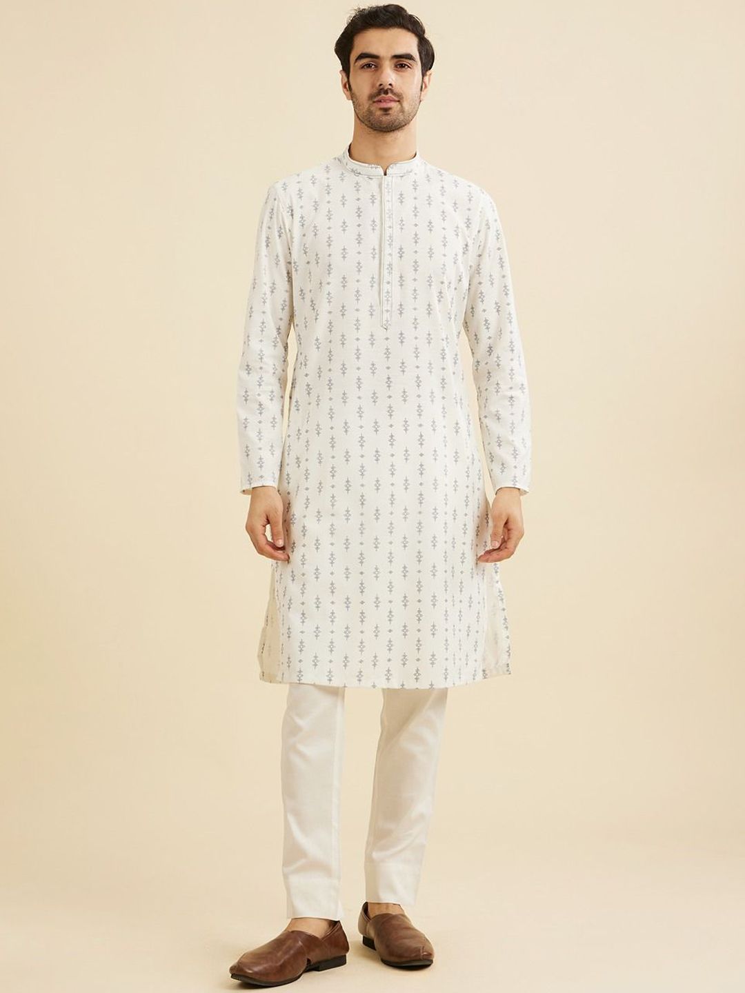 Manyavar Geometric Printed Mandarin Collar Art Silk Straight Kurta-picture-11