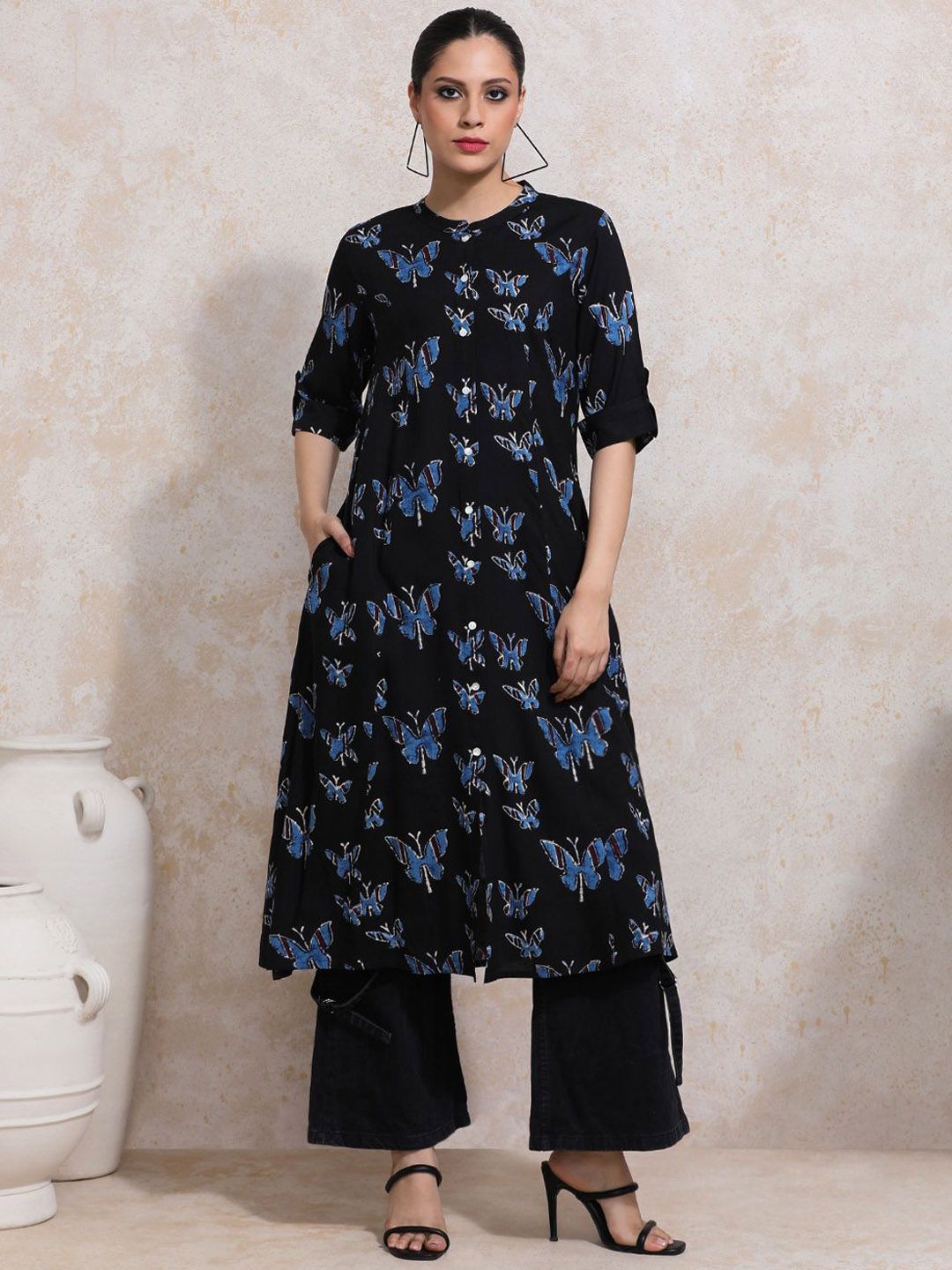 Moara Butterfly Printed Mandarin Collar Rolled-Up Sleeves A-Line Kurta-picture-13