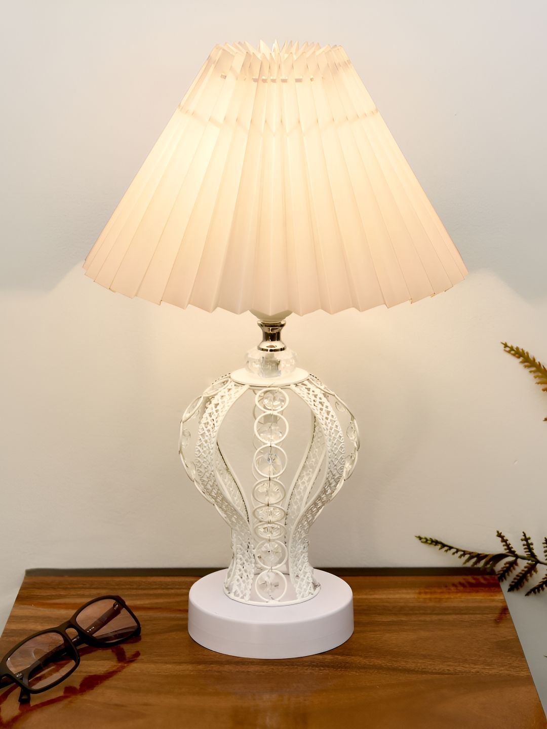 Homesake Off White Metal Industrial Frusturical Shaped Table Lamp-picture-23
