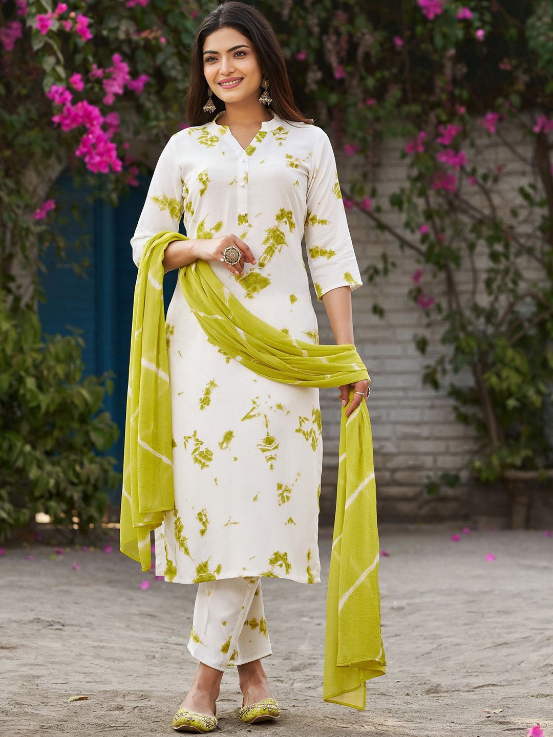 VIBE VISION Tie & Dye Printed Mandarin Collar Straight Kurta with Trousers & Dupatta