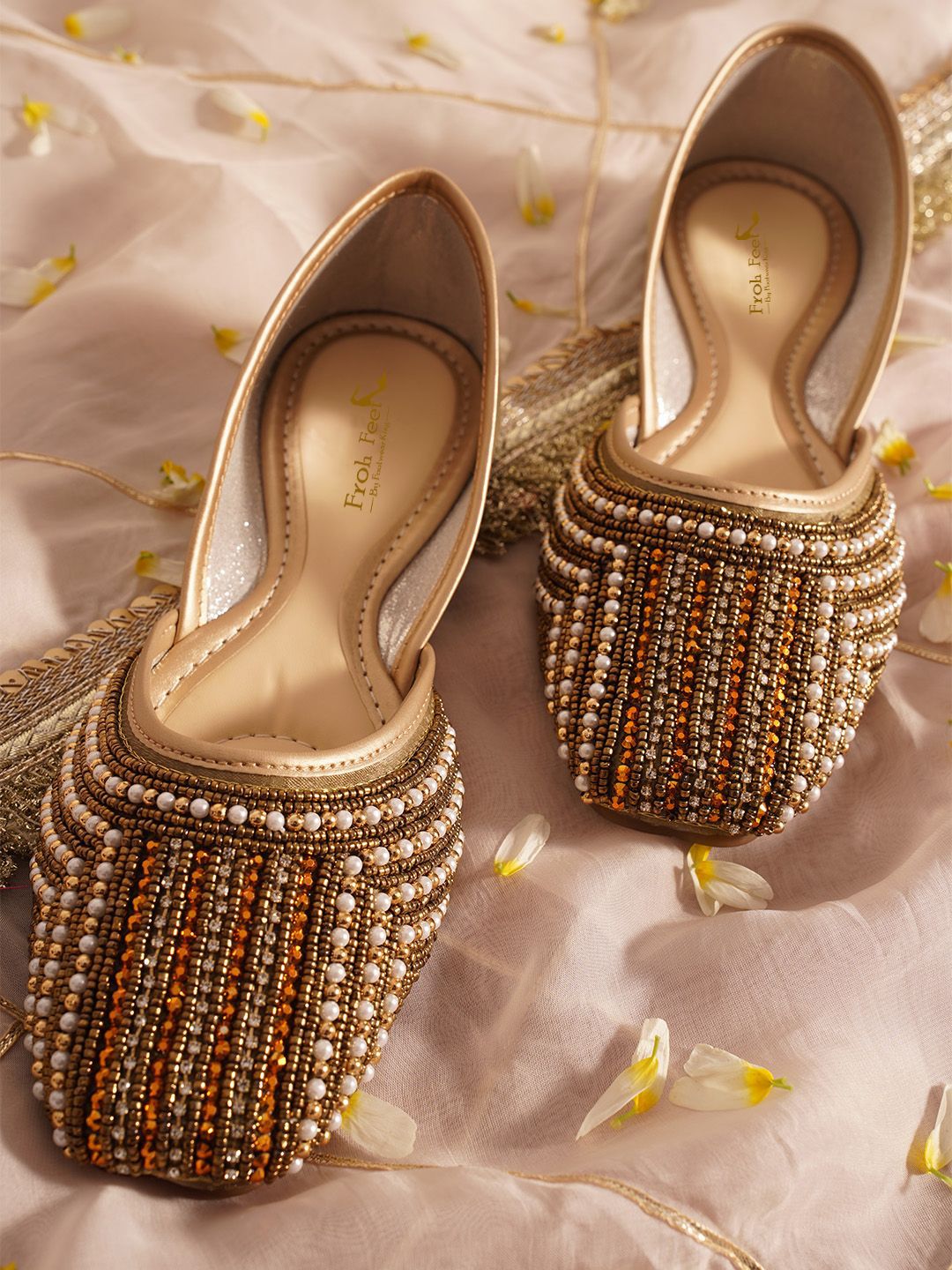 Froh Feet Women Ethnic Mojaris With Embroidered Flats-picture-14