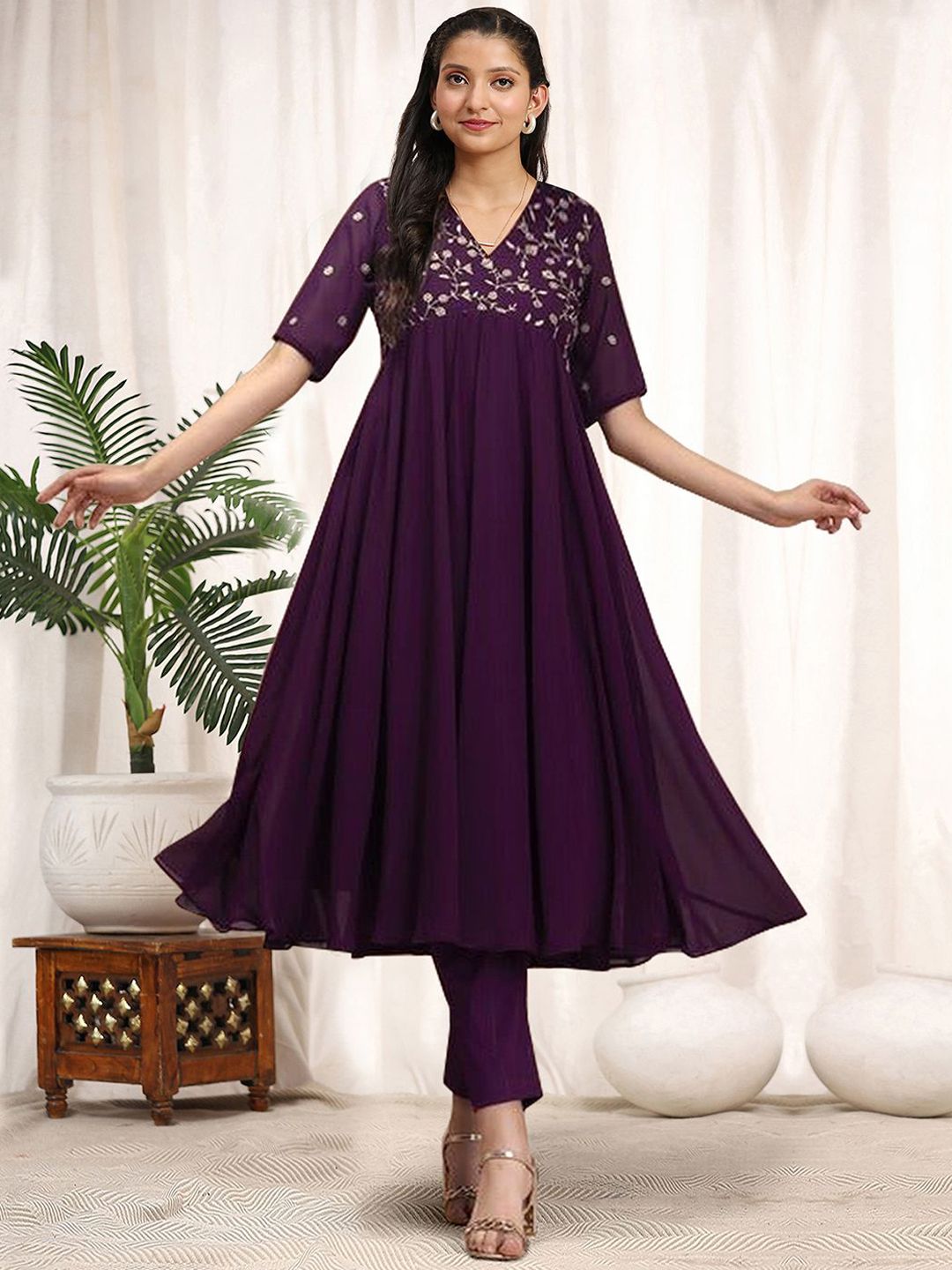 Trendmalls Women Floral Yoke Design Thread Work Silk Georgette Anarkali Kurta & Trousers-image-36