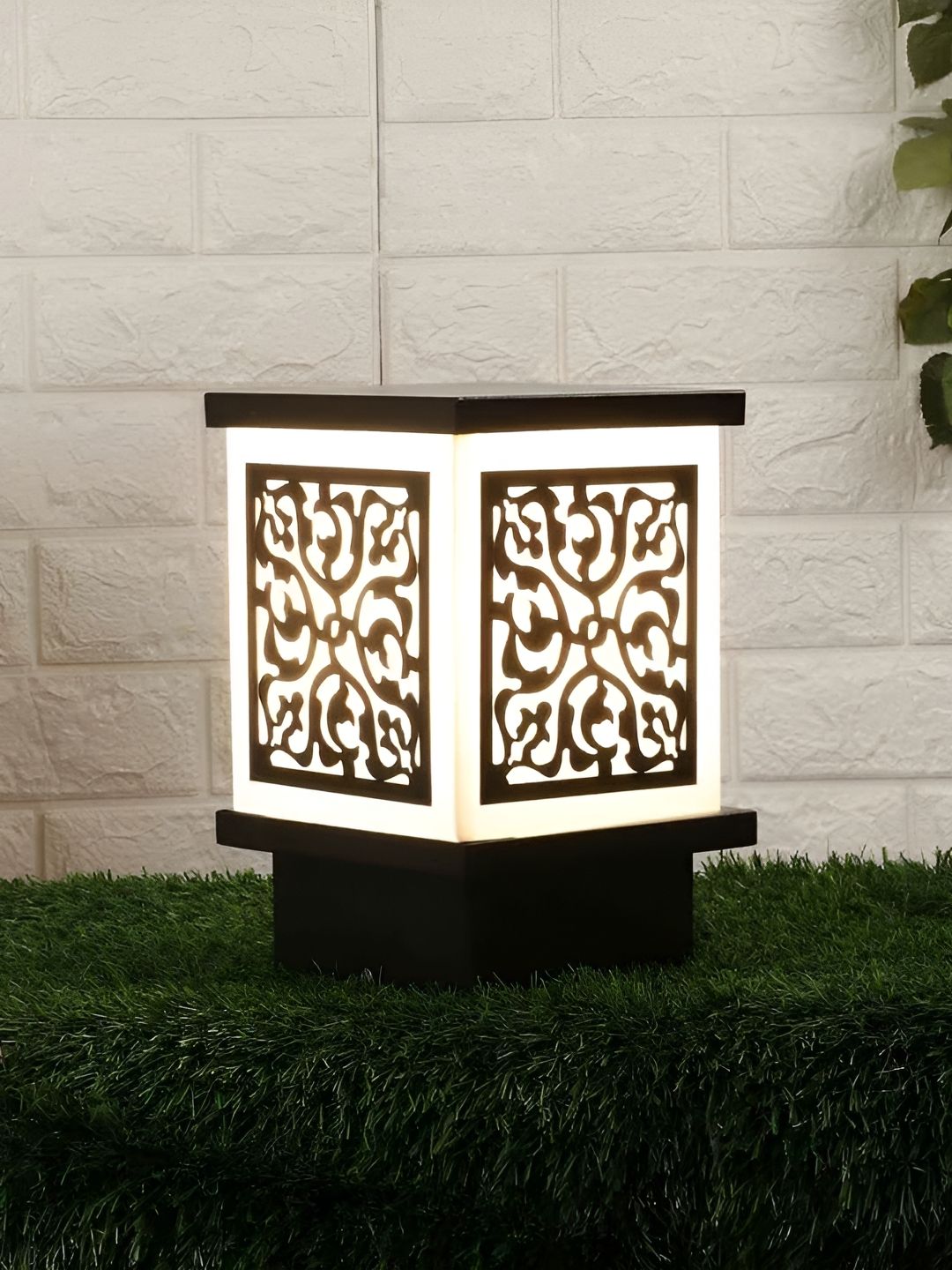 GAUVIK Black & White Waterproof Rust Resistant Outdoor Gate Lamp-picture-57