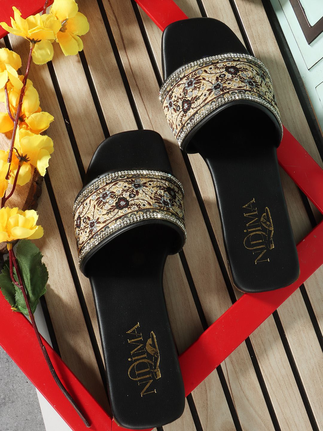 Nidima Women Embellished Ethnic Open Toe Flats-picture-29