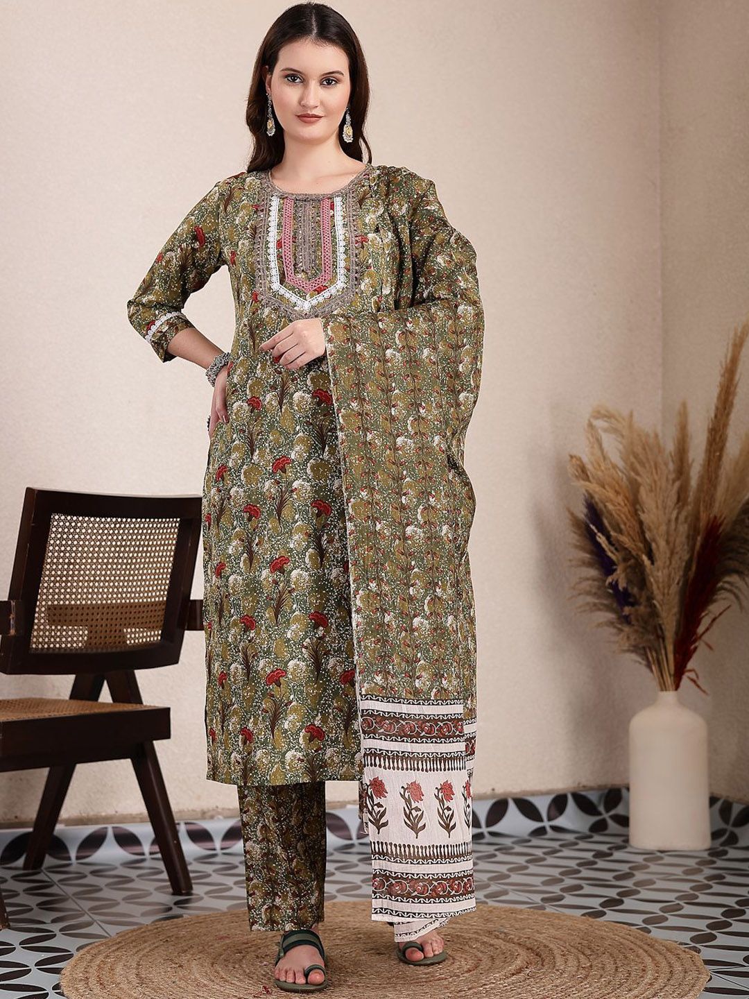 Yufta Women Floral Embroidered Regular Thread Work Pure Cotton Kurta with Trousers & With Dupatta-picture-26
