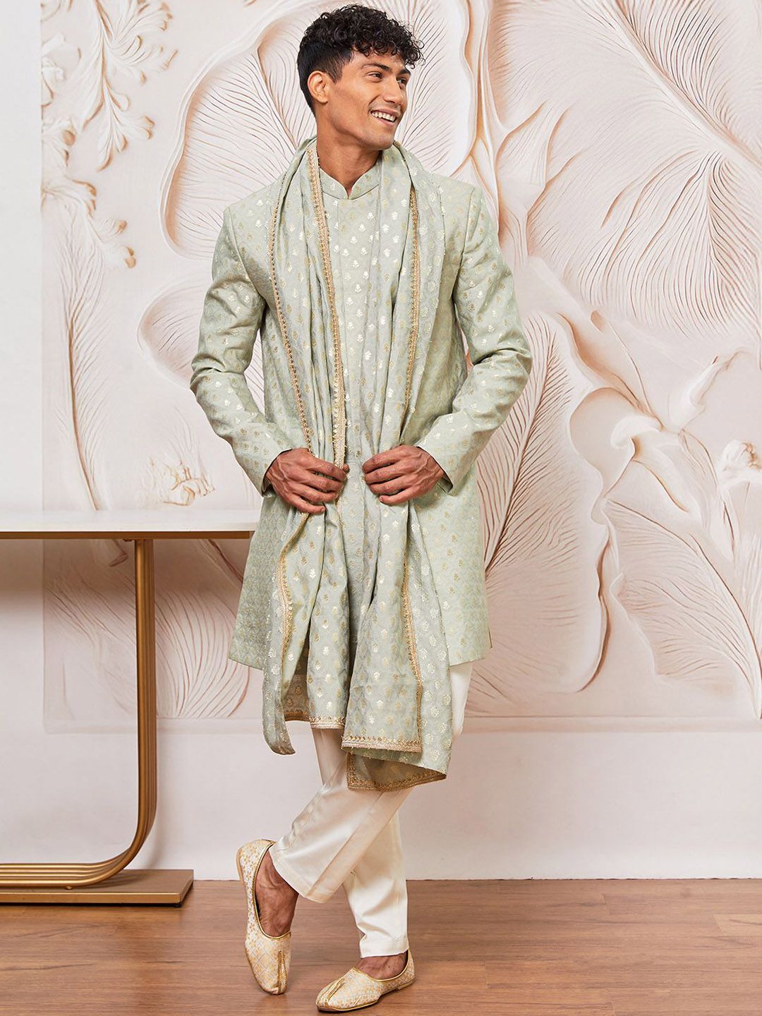 Vastramay Men Self-Design Sherwani Set