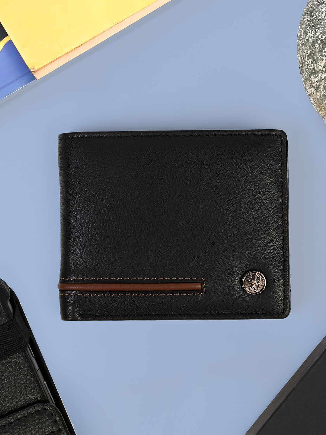 Red Tape Men Leather Bi-Fold Wallet-image-4