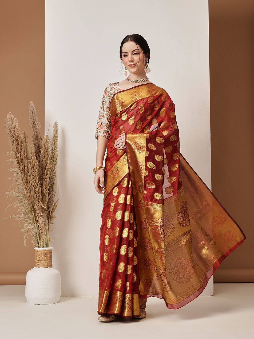 DIVASTRI Paisley Zari Silk Banarasi Saree With Unstitched Blouse Piece-image-33