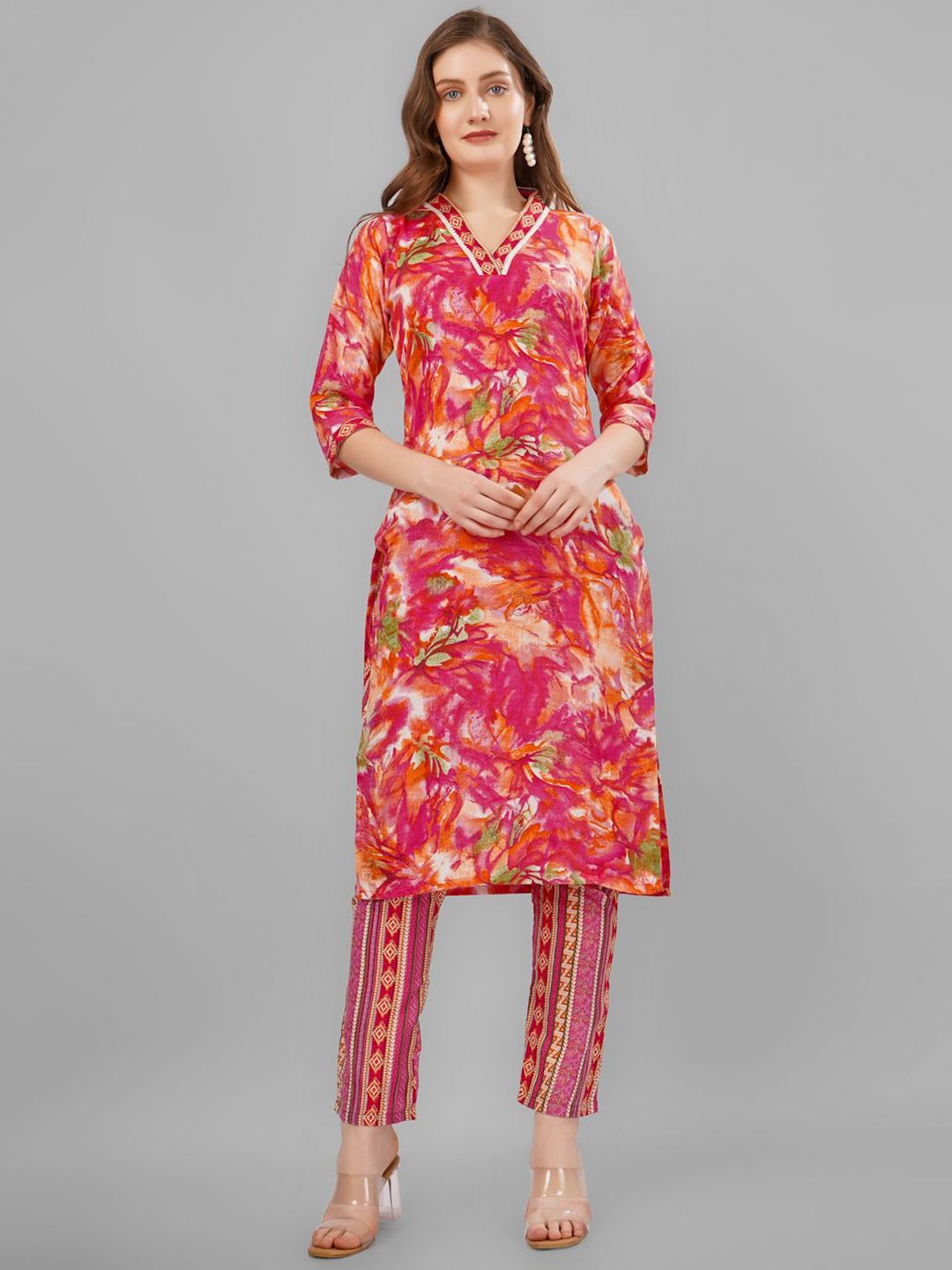Milastru Floral Printed V-Neck Straight Kurta with Trousers-image-10