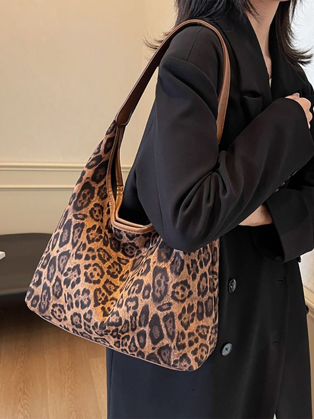 StyleCast x Revolte Women Animal Printed Bucket Shoulder Bag-picture-18