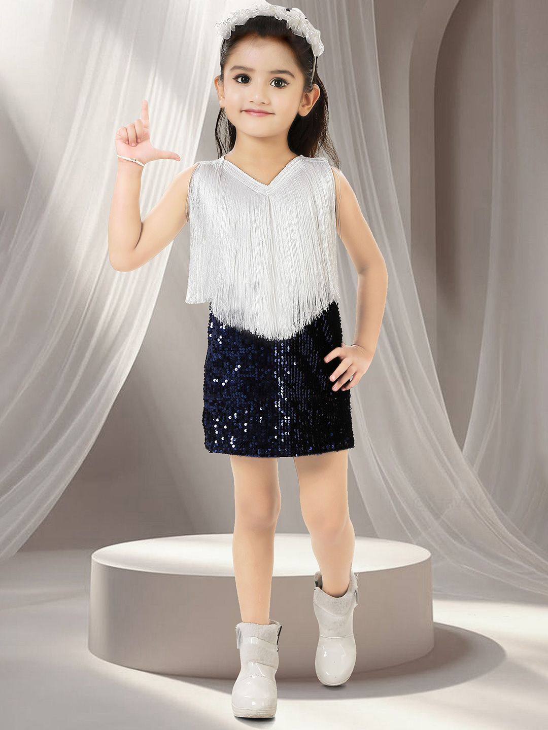 KAARIGARI Velvet Bodycon Dress