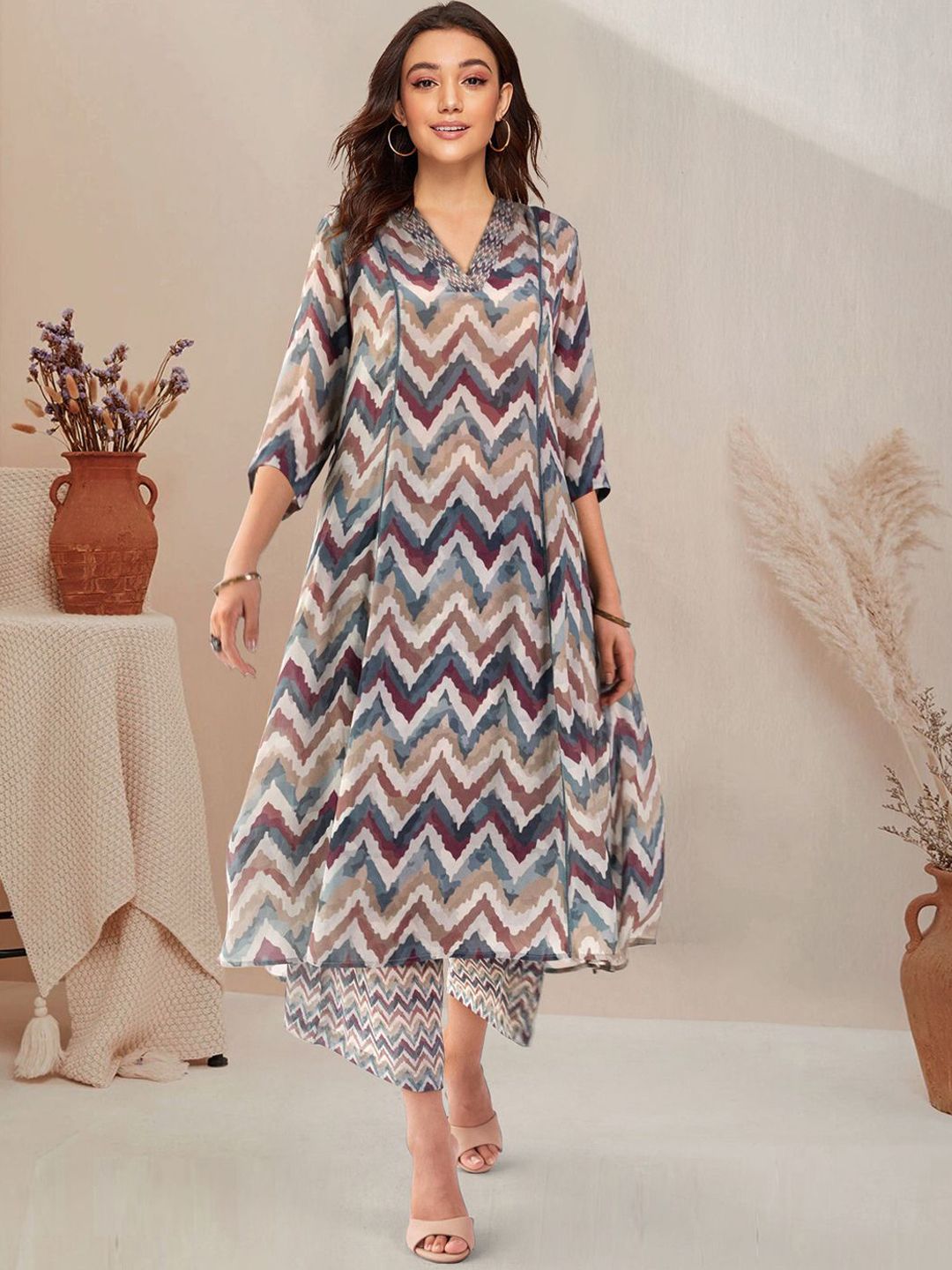 KERI PERRY Chevron Printed V-Neck Three-Quarter Sleeves Regular Kurta & Palazzo