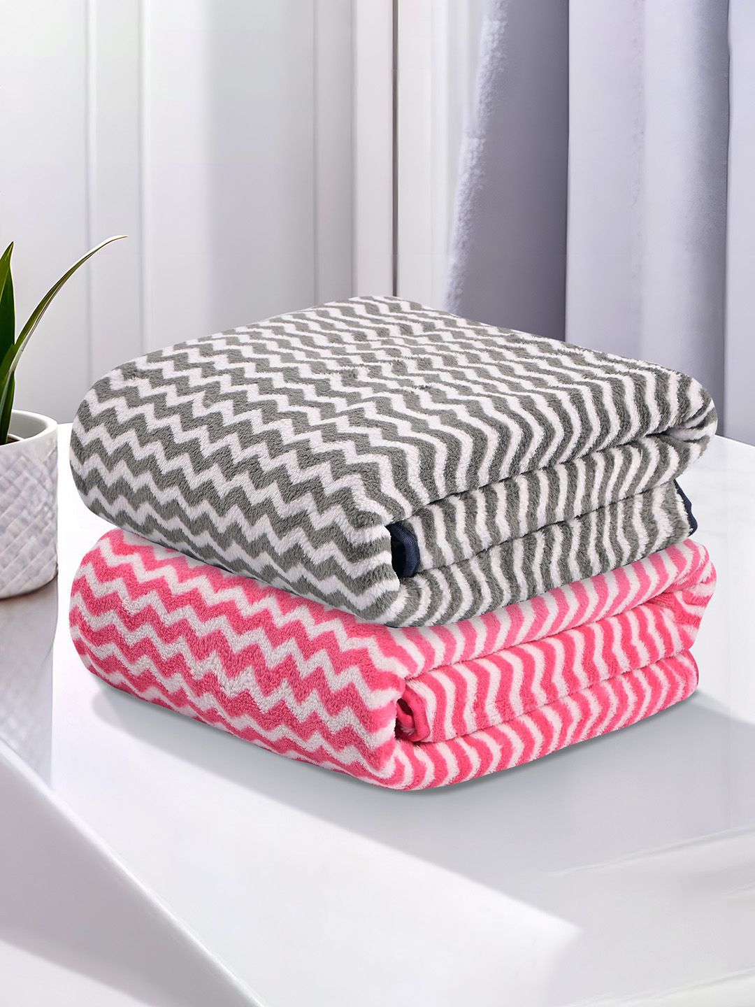 Kuber Industries Pink & Grey 2 Pieces Printed 280 GSM Ultra Absorbent Soft Hand Towels-picture-21