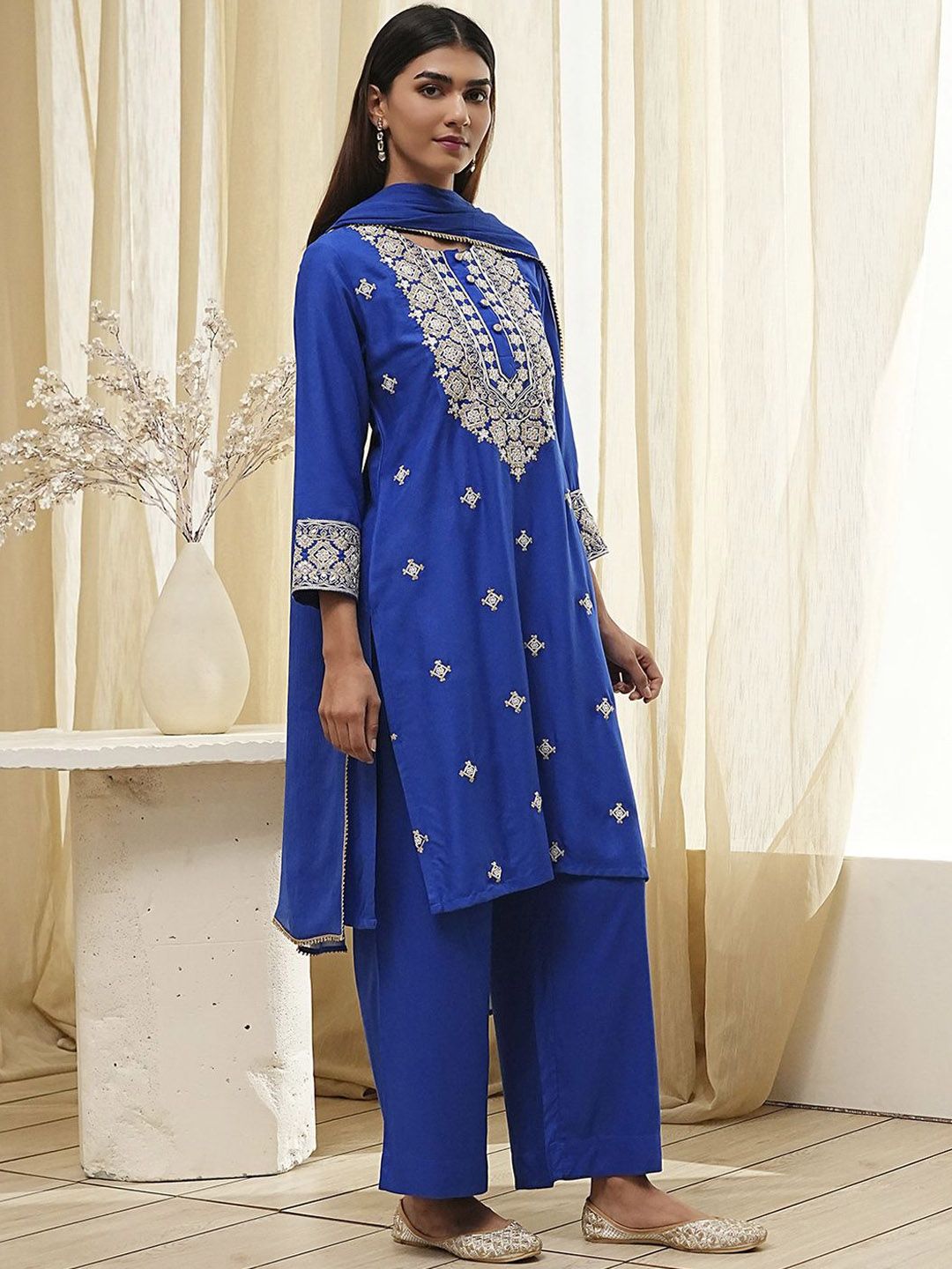 Women Art Silk Straight Embroidered Suit Set
