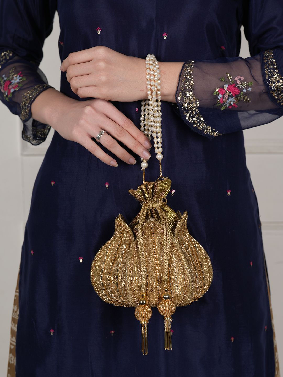 Anouk Embellished Potli Clutch-picture-11