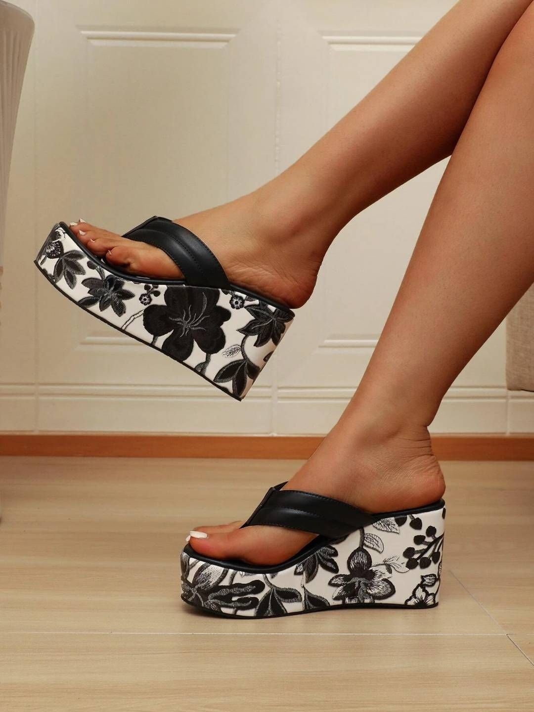 GLO GLAMP Printed Wedge Sandals-picture-28