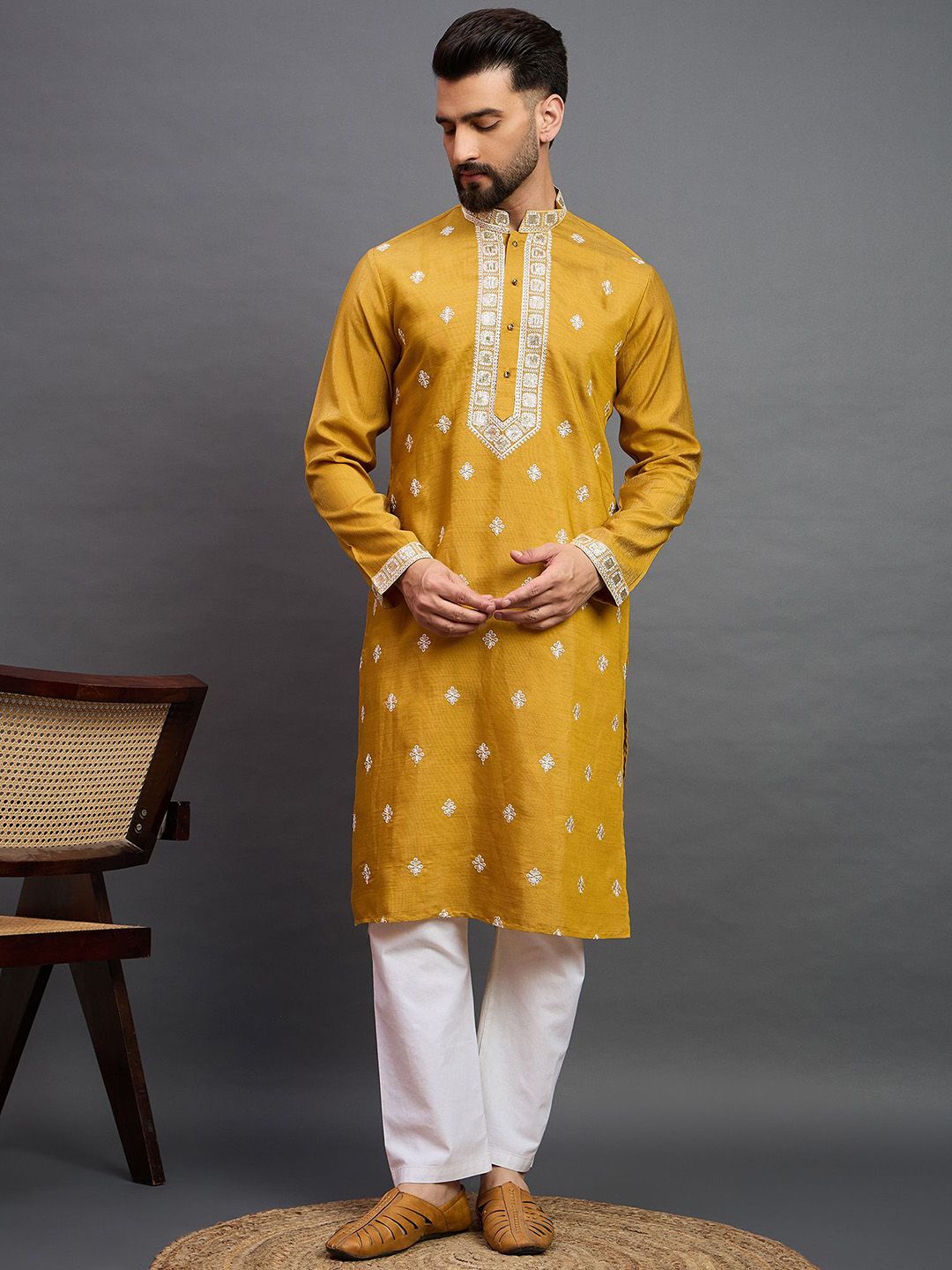 House of Pataudi Floral Embroidered Mandarin Collar Thread Work Straight Kurta-picture-20