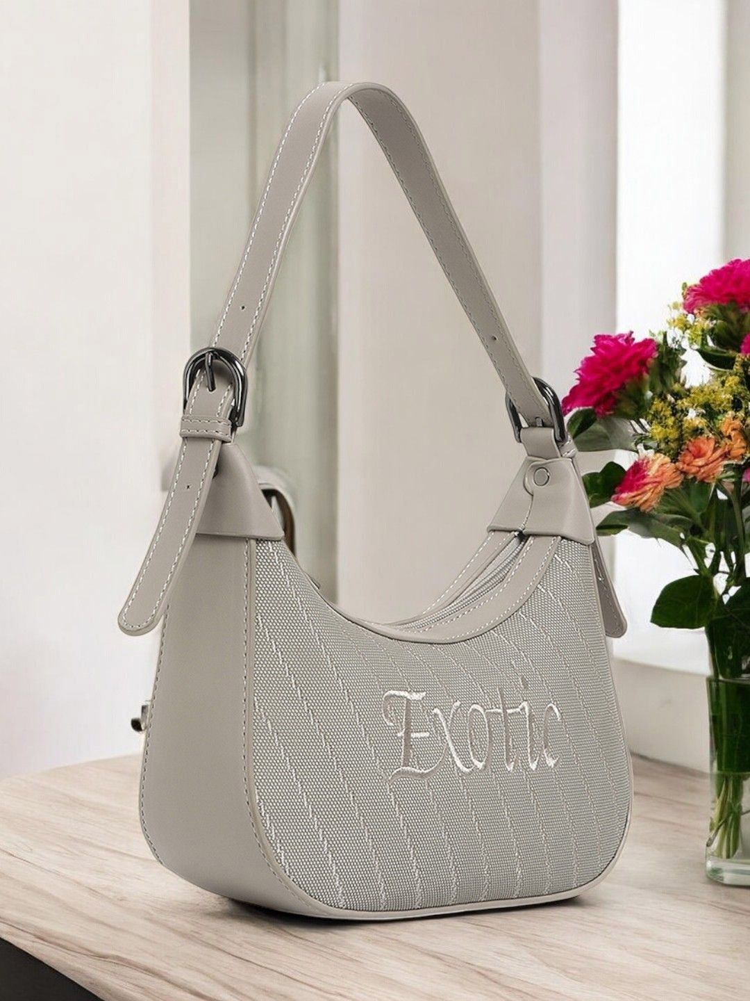 Exotic Bucket Shoulder Bag with Quilted-picture-18