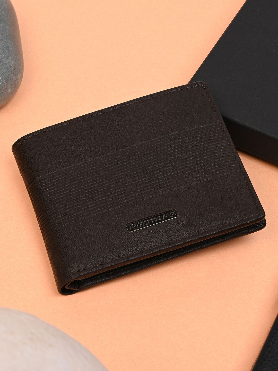 Red Tape Men Leather Two Fold Wallet-image-9