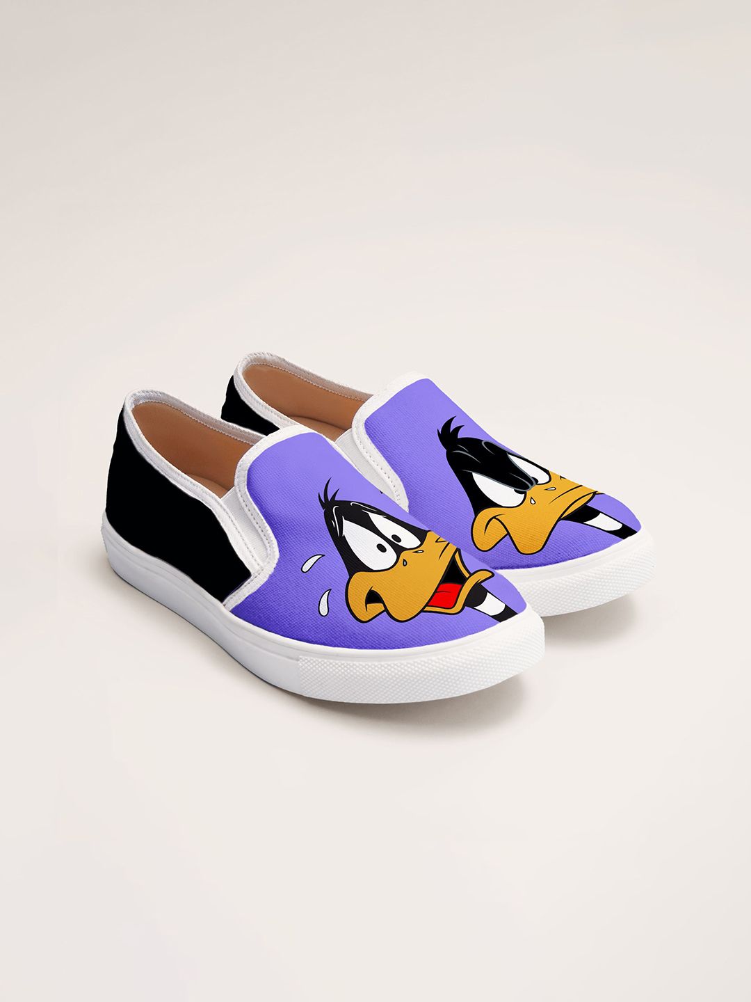 THE QUIRKY NAARI Women Looney Tunes Printed Slip-On Sneakers-picture-37