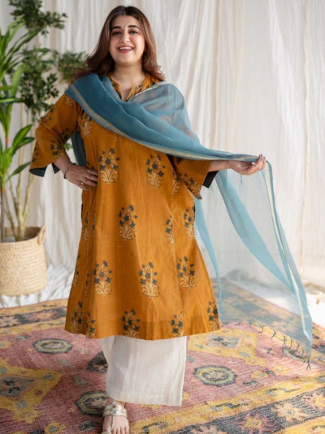 THE INDIAN ETHNIC CO Dupatta with Zari-picture-28