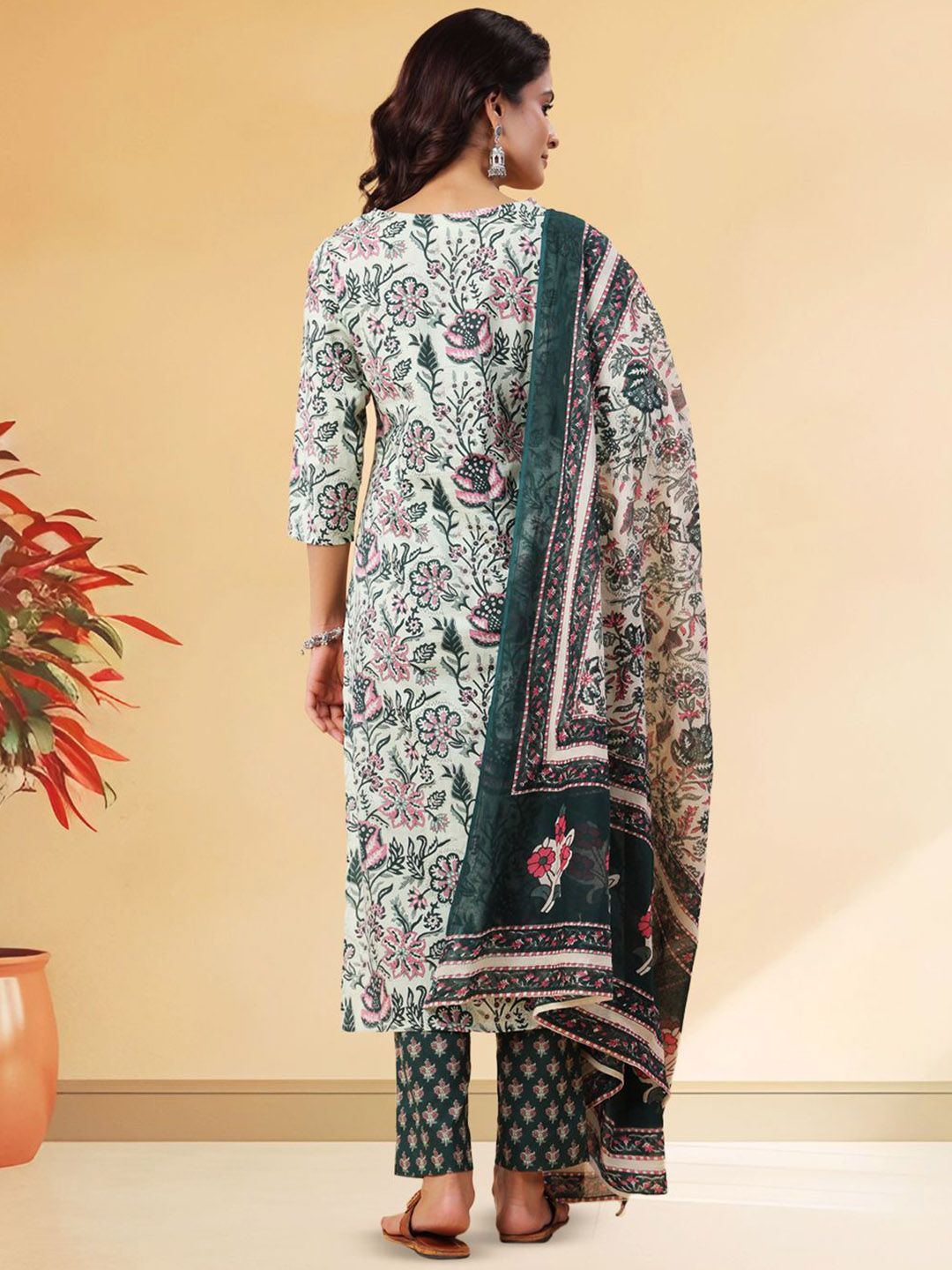 Women Floral Printed Regular Kurta with Palazzos