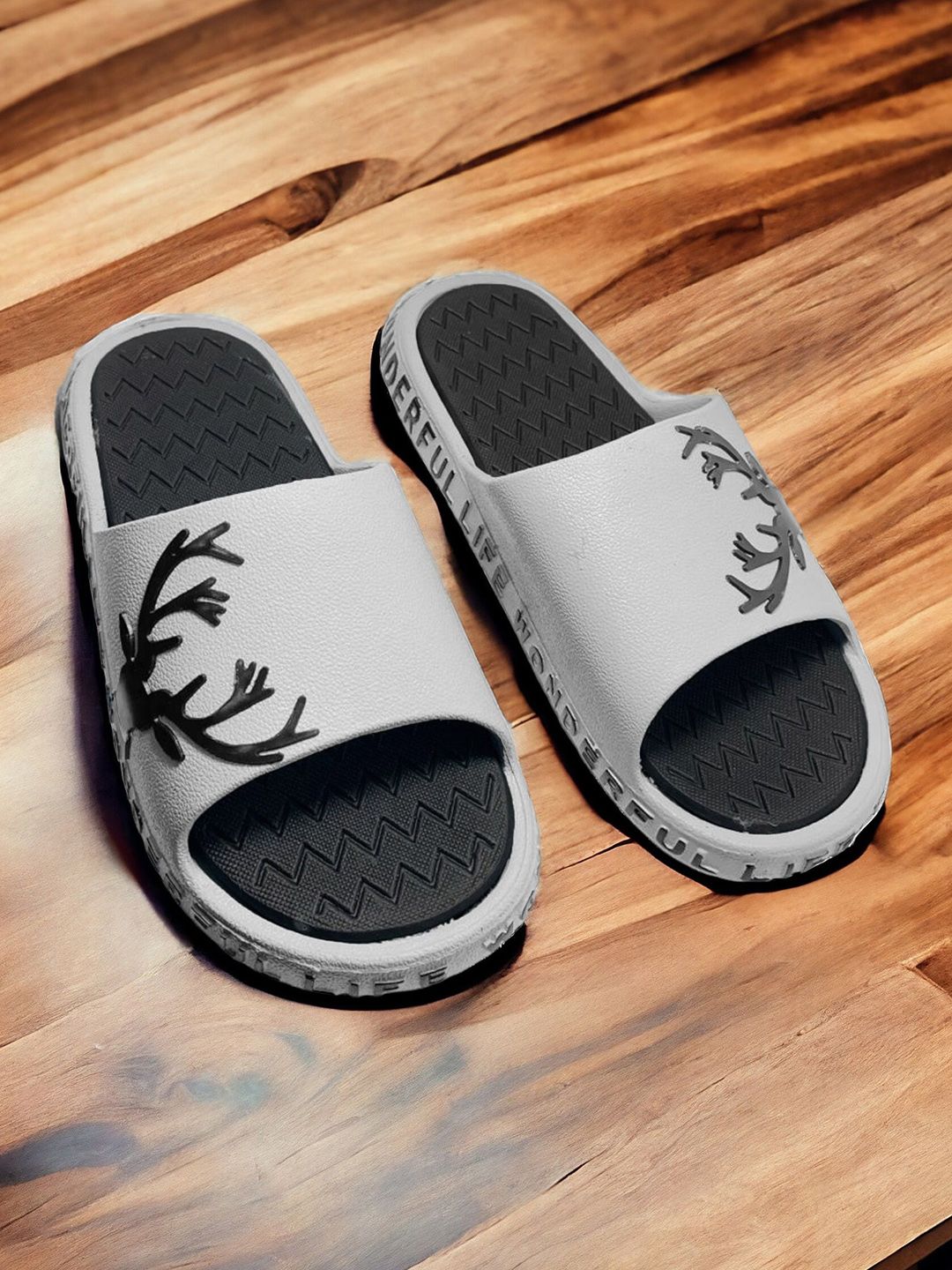 FABBMATE Boys Embellished Rubber Sliders