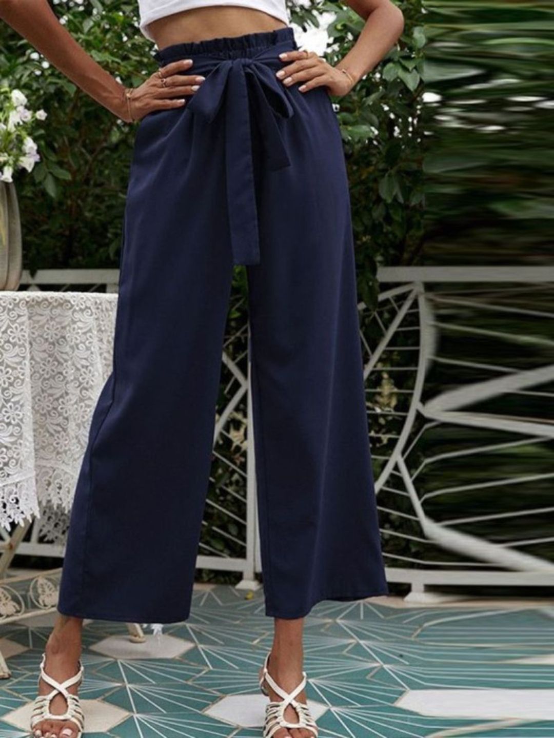 StyleCast Women Solid Regular Fit Mid-Rise Pleated Parallel Trousers-picture-27