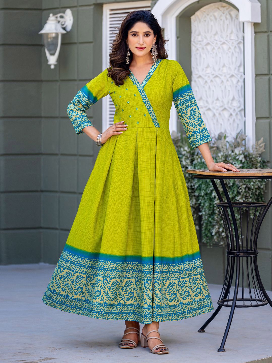 ARADHNA Women Checked Printed V-Neck Embroidered Fit and Flare Maxi Ethnic Dresses-image-43