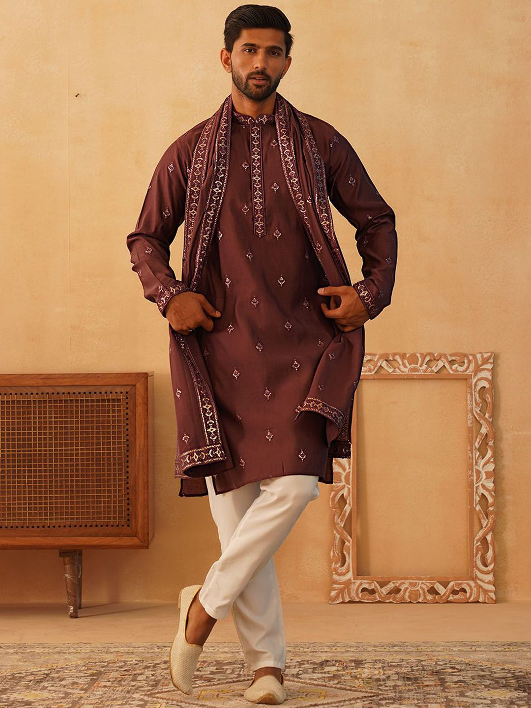 Jompers Men Floral Embroidered Regular Sequinned Kurta with Pyjamas & With Dupatta-picture-47