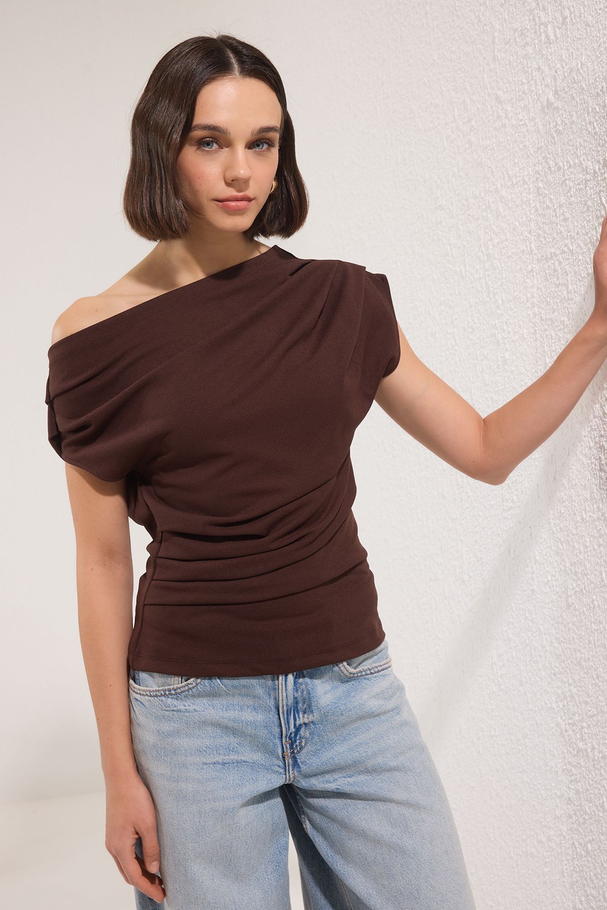 Trendyol Women Solid One Shoulder Extended Sleeves Top-picture-32