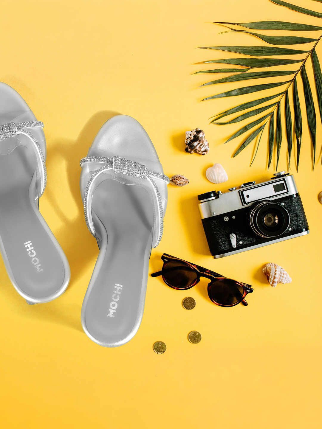 Mochi Women Textured Block Pumps-picture-30