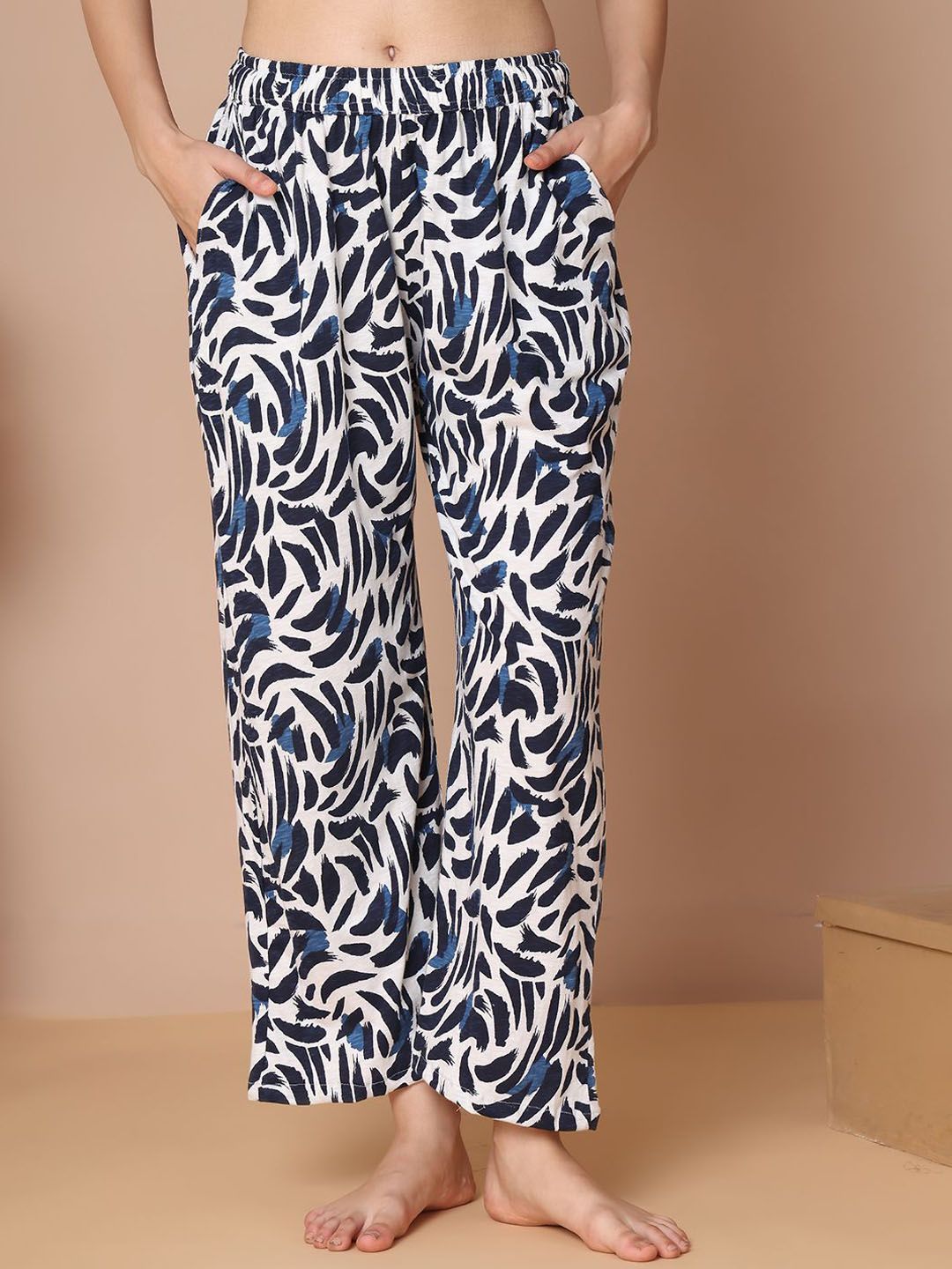 TAG 7 Printed Cotton Mid-Rise Lounge Pant-picture-16