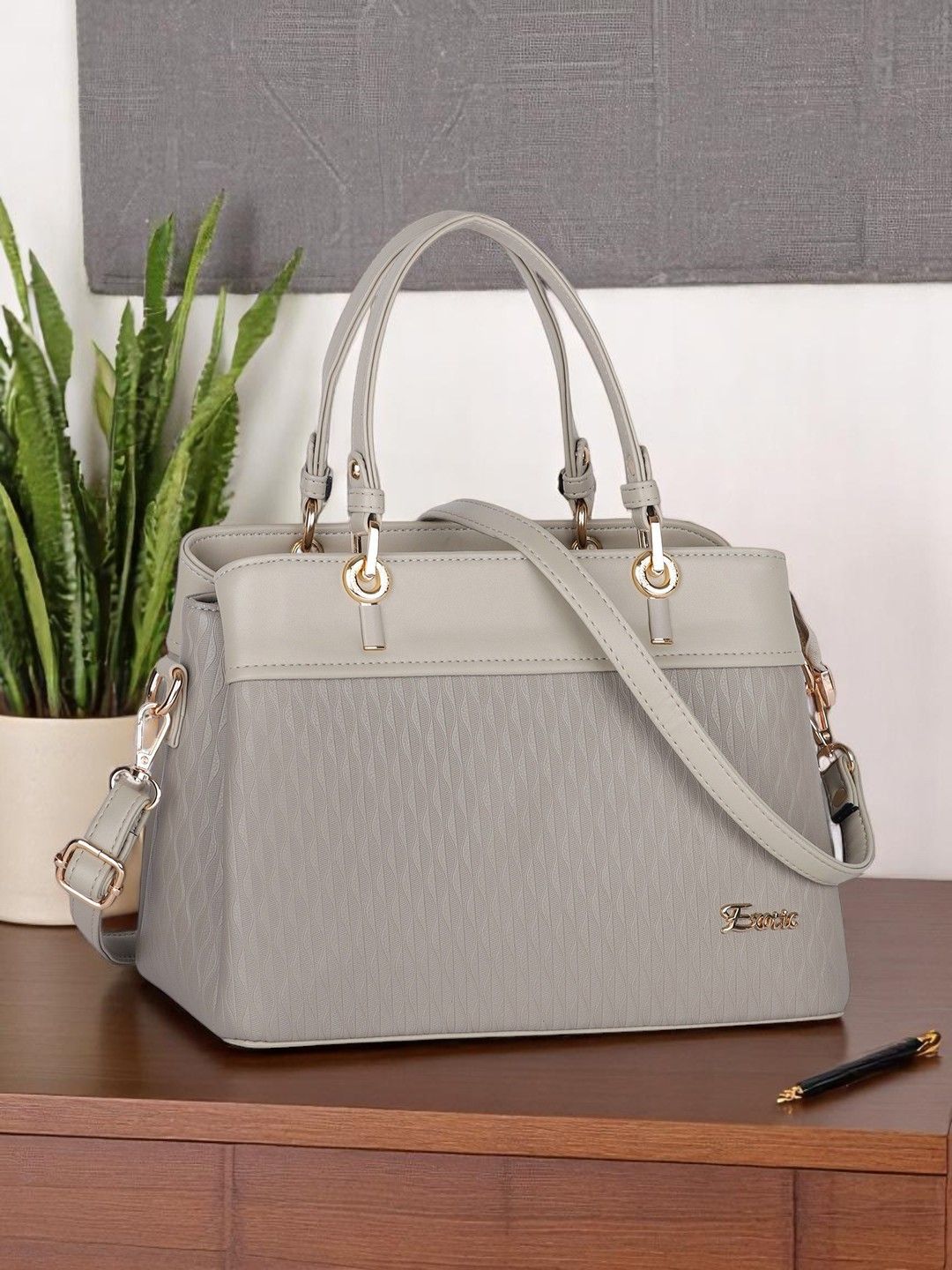 Exotic Women Textured Synthetic Leather Handheld Bag-picture-29