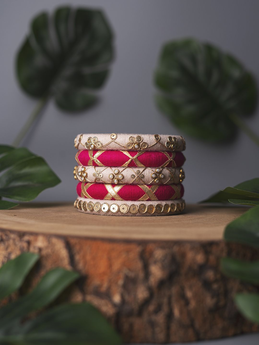 Taasha Craft Set Of 5 Threads Bangles