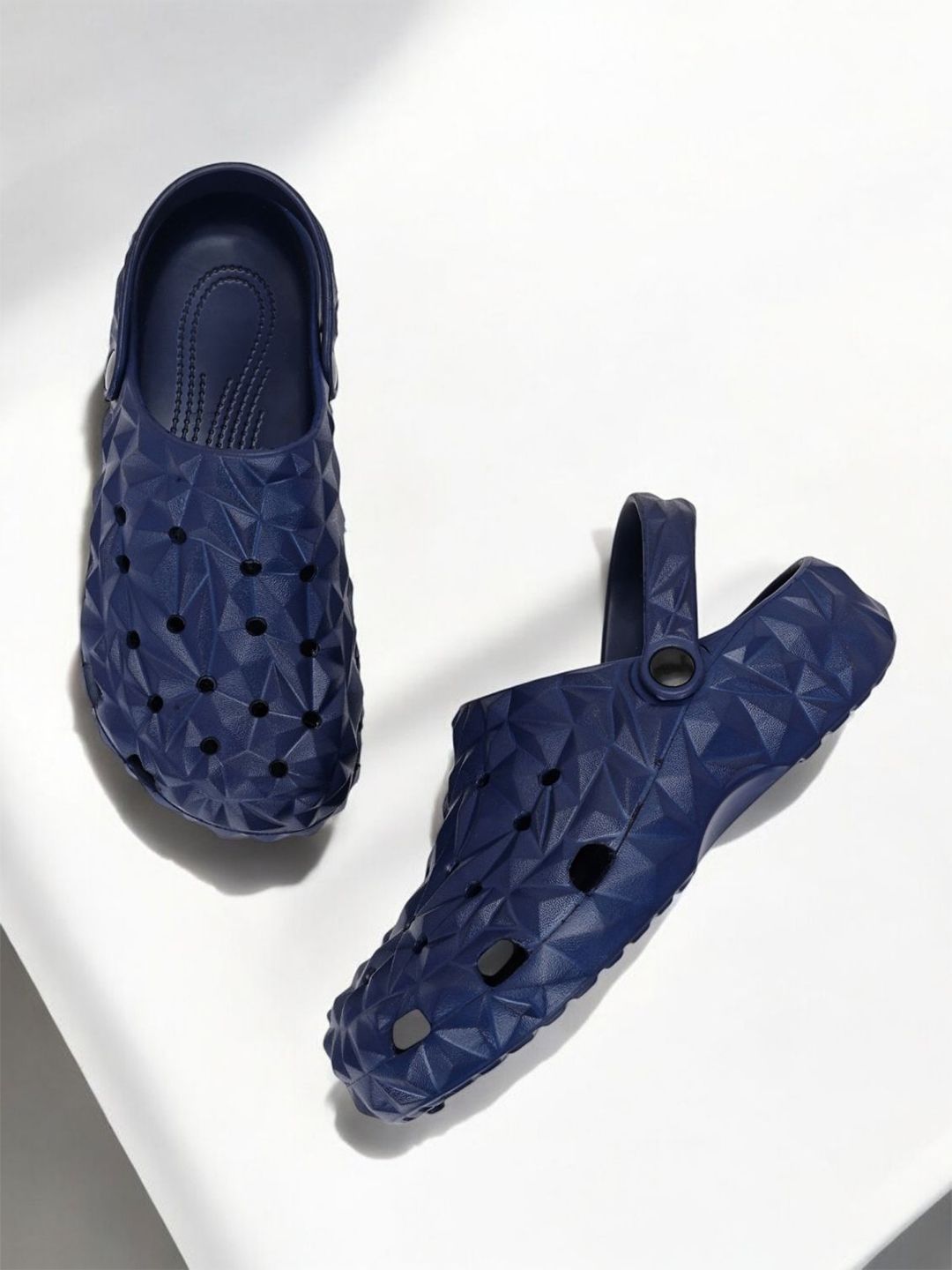 The Roadster Lifestyle Co Men Diamond Cut Lightweight Clogs-picture-21