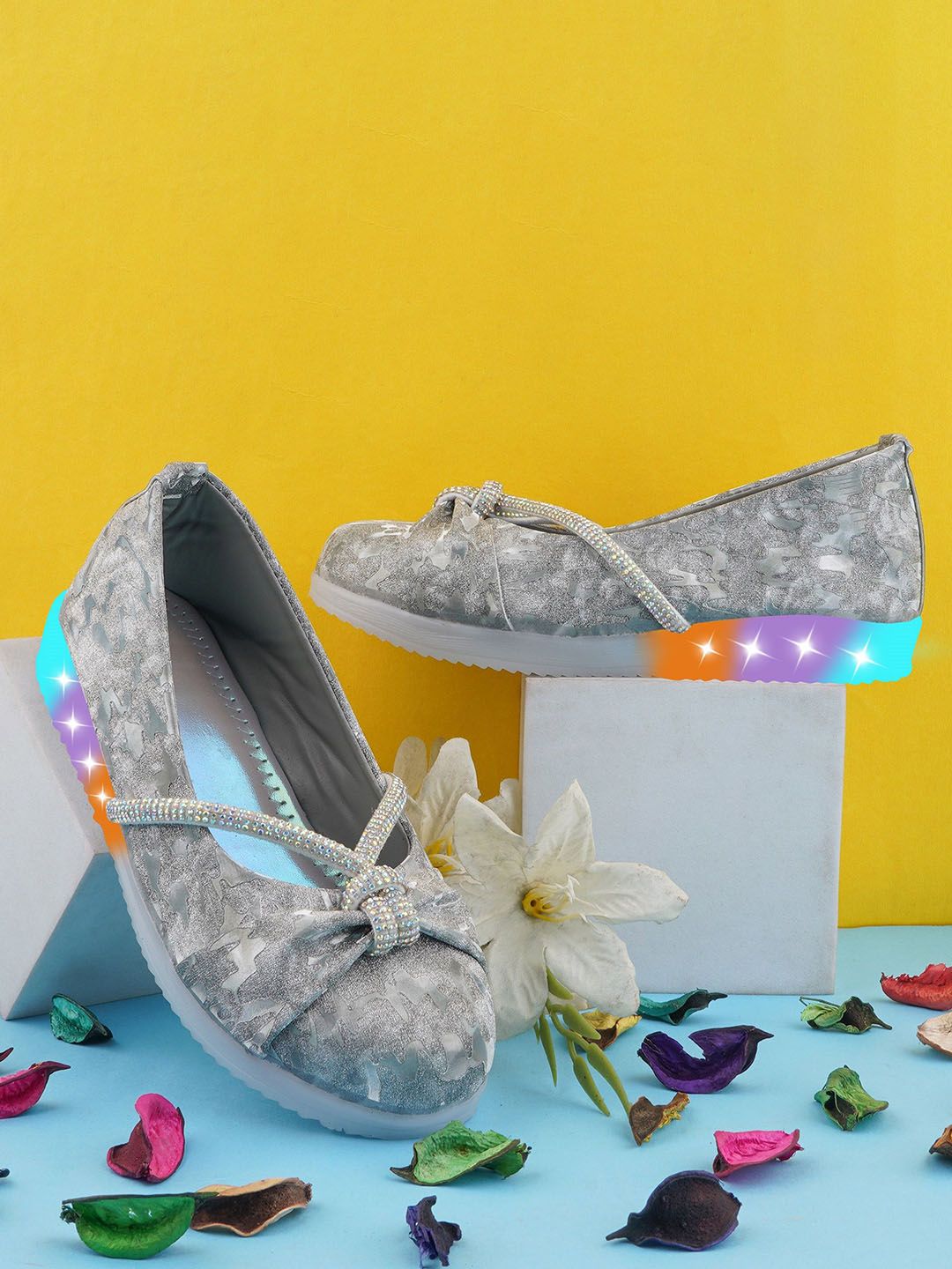 LMG Lifestyle Girls Embellished Party Mojaris Flats-picture-21