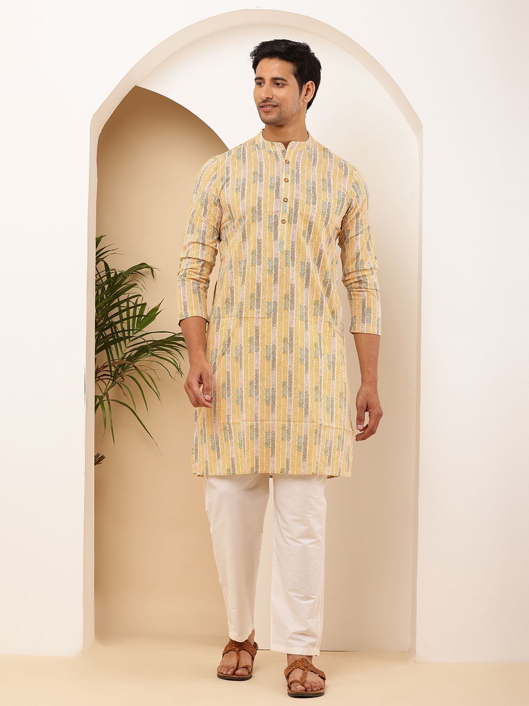 MULTI SHADES Men Abstract Print Mandarin Collar Straight Kurta-picture-41
