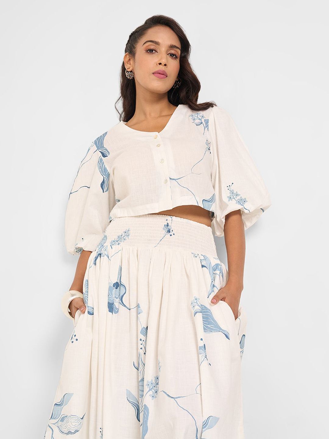 AKKRITI BY PANTALOONS Women Floral Printed V-Neck Cotton Crop Top-picture-39