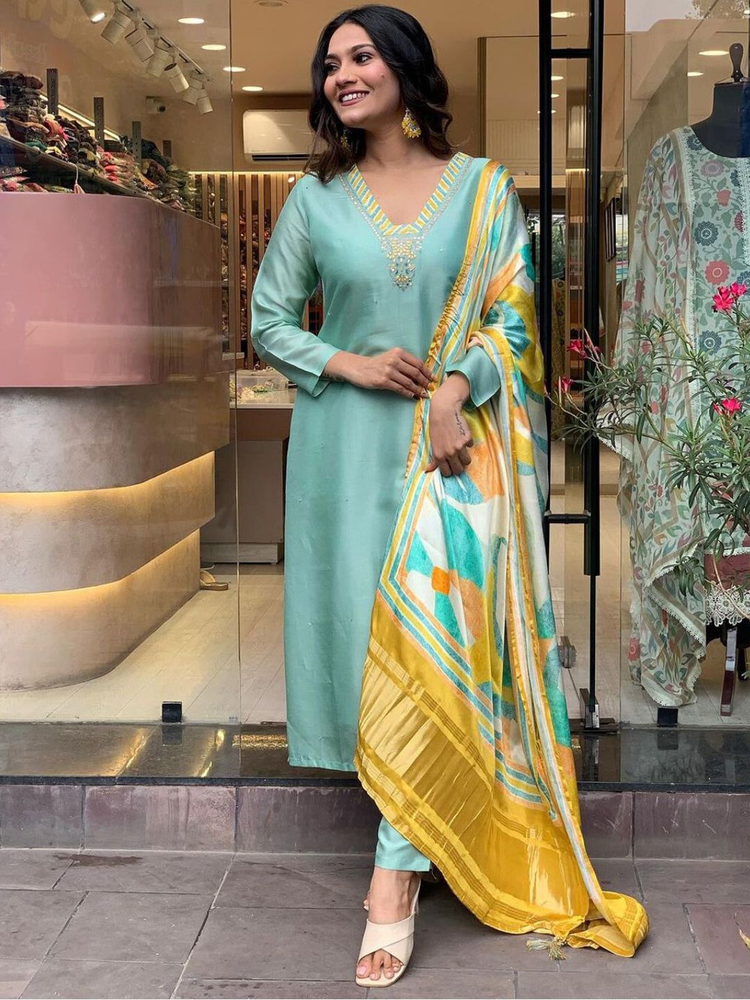 HERE&NOW Women Floral Yoke Design Regular Thread Work Kurta Sets-picture-26