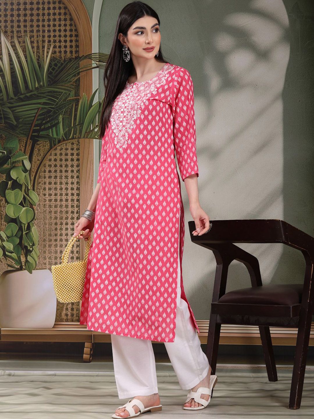 Sangria Women Floral Embroidered Kurta-picture-26