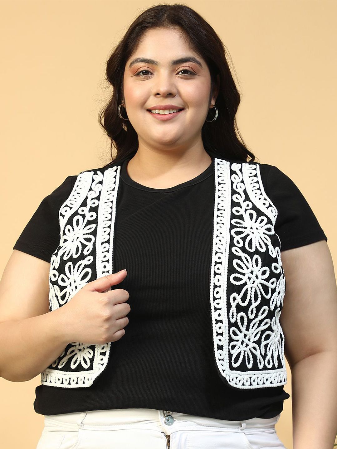 Oxolloxo Plus Size Embroidered Open Front Sleeveless Cotton Shrug-picture-15