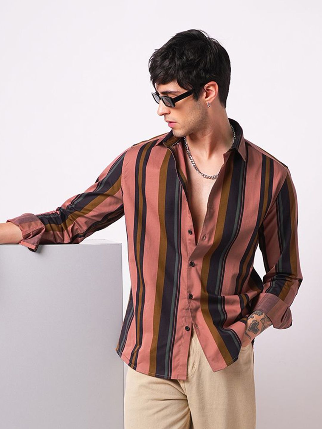 VASTRADO Men Classic Slim Fit Vertical Striped Spread Collar Cotton Casual Shirt-picture-11