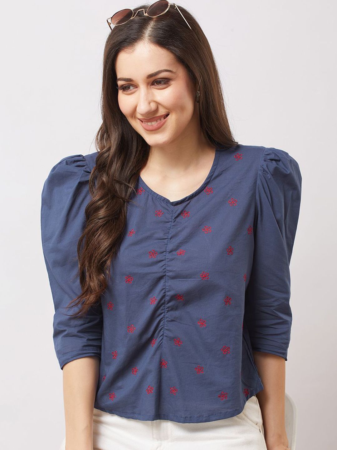 Globus Puff Sleeves Floral Embroidered Gathered Detail Top-picture-26