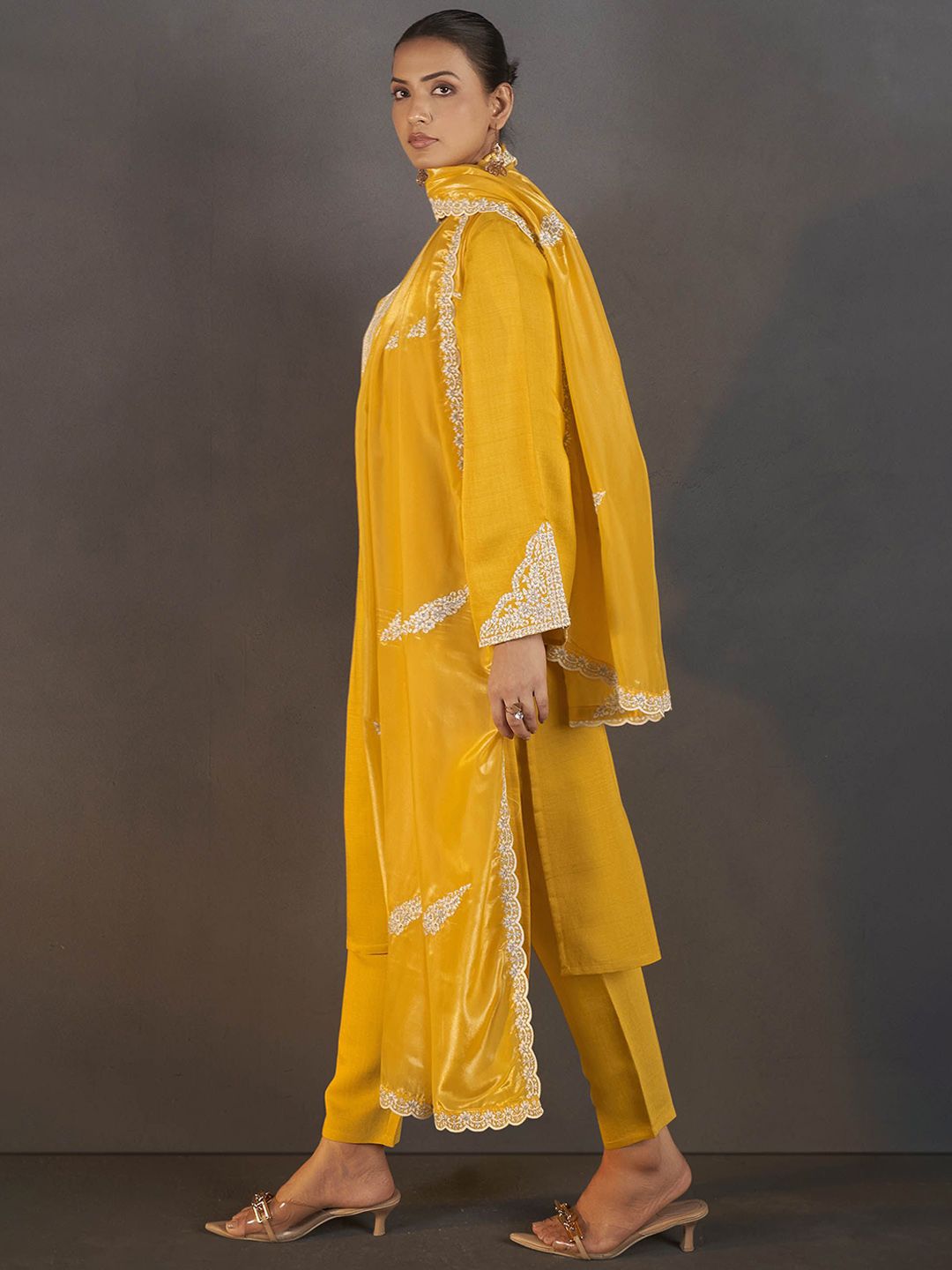 W Floral Yoke Design V-Neck Thread Work A-Line Pleated Kurta With Trousers & Dupatta main image 0